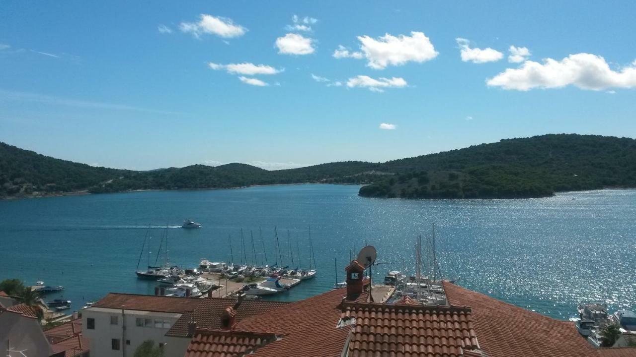 Apartmani Frkic Tisno Exterior photo